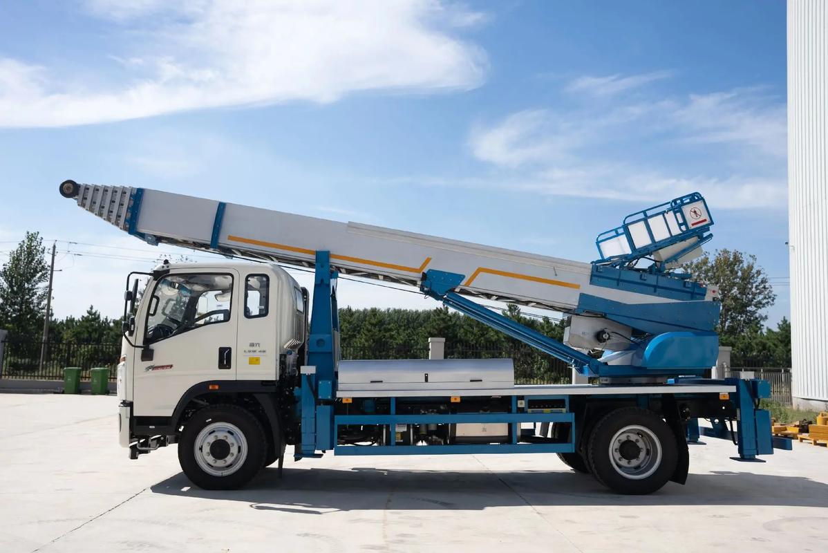 鹤峰云梯上料车租赁费用